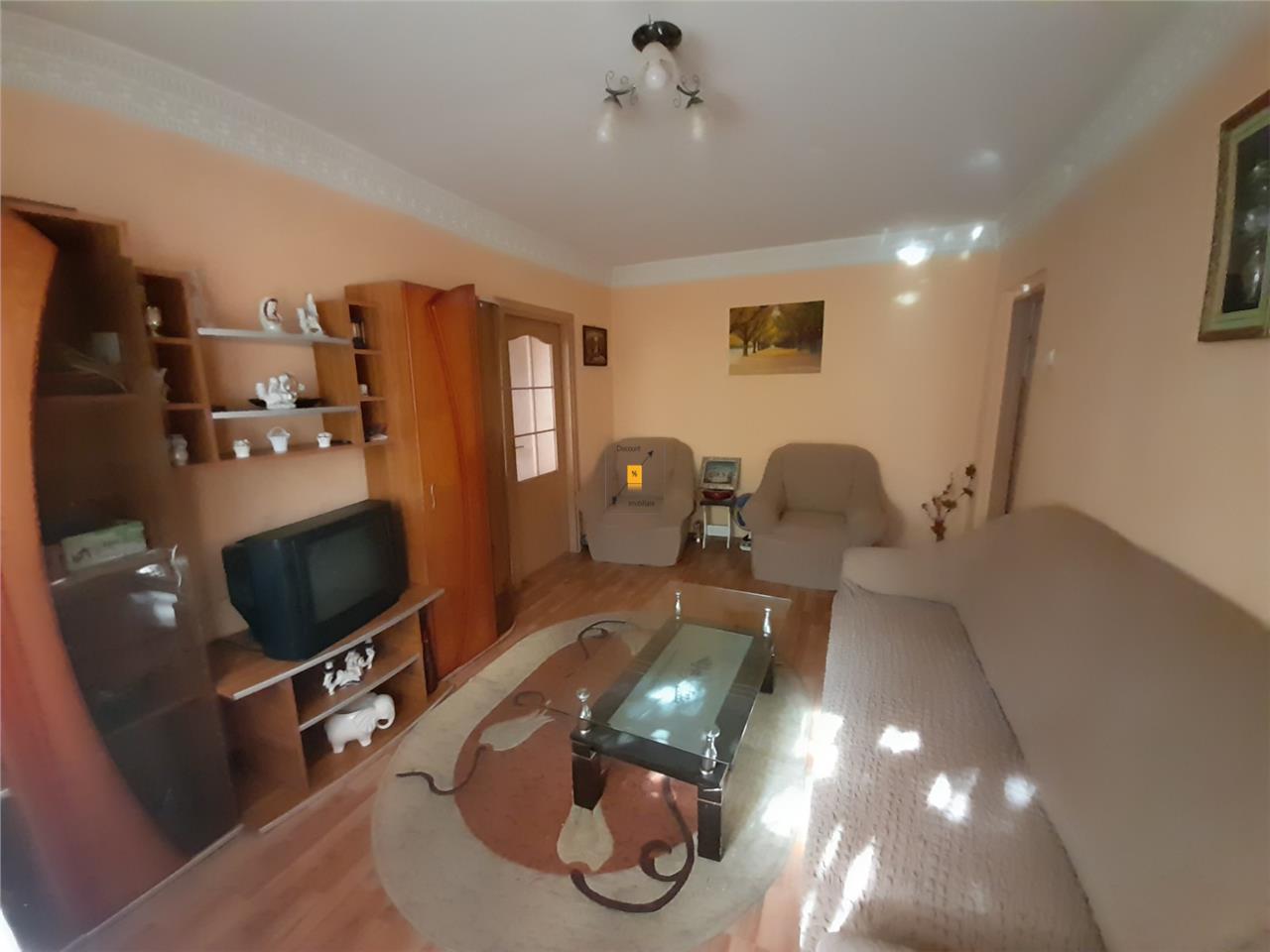 Vanzare apartament 3 camere, zona 9 Mai (ID 808)