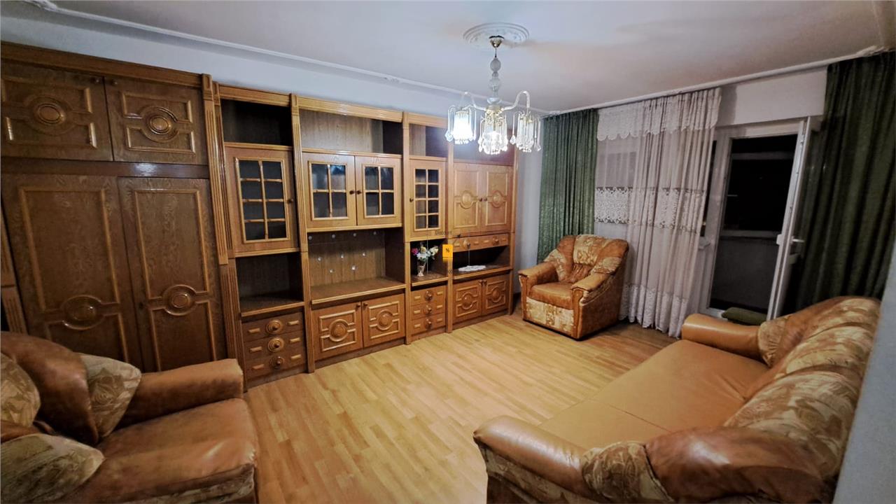 Apartament 3 camere de vanzare zona B-dul Bucuresti