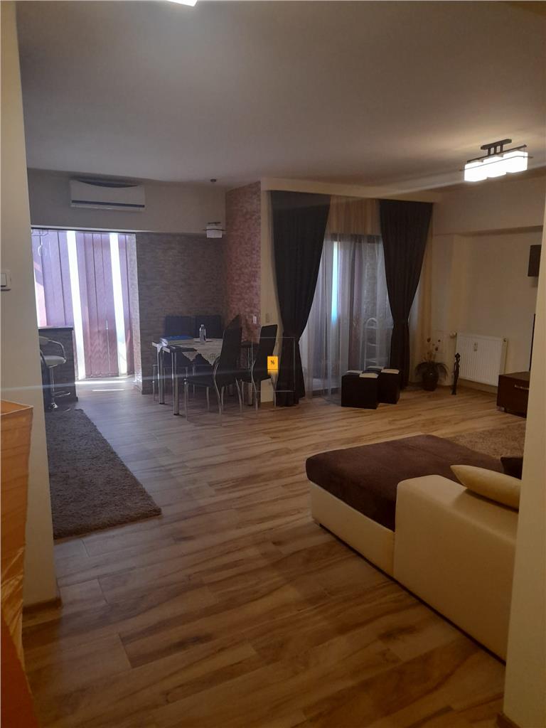 Apartament de vanzare 3 camere zona Ultracental