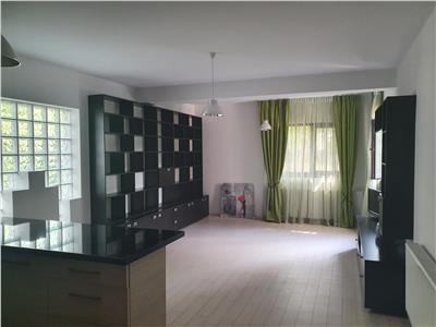 Vanzare apartament 3 camere, zona Republicii (ID 629)