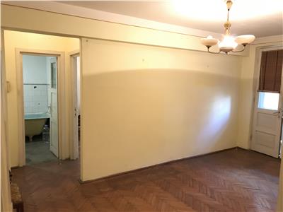 Vanzare apartament 2 camere, etaj 1, Ultracentral (ID 696)