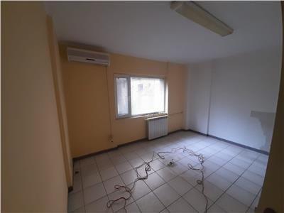 Vanzare apartament 3 camere, 2 bai, in zona Cantacuzino-Mos Craciun (ID 723)