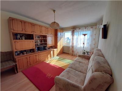 Vanzare apartament 3 camere si 2 bai, zona 9 Mai (ID 728)