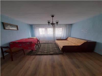 Inchiriere apartament 3 camere zona B-dul Bucuresti