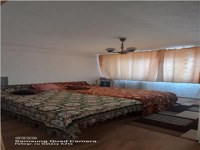 Vanzare apartament 3 camere zona Malu Rosu