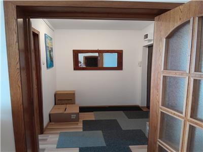 Vanzare apartament 2 camere zona Democtatiei