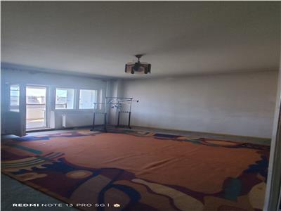 Apartament 3 camere zona Piata Mihai Viteazul