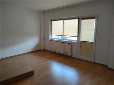 Apartament 3 camere/2 bai cu centrala proprie zona Mihai Bravu
