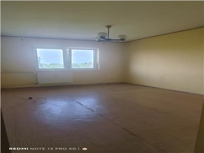Apartament 3 camere zona Nord-Castor