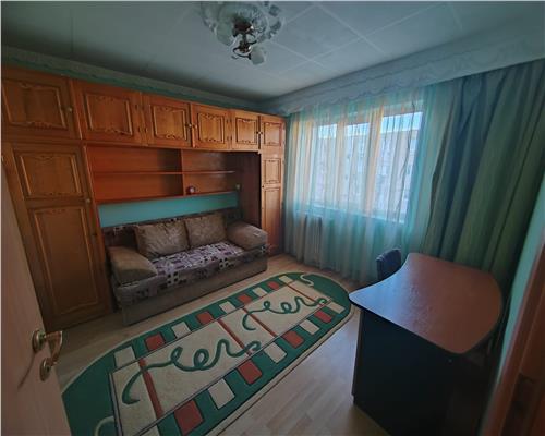 Apartament 3  camere zona Vest Piata Aurora