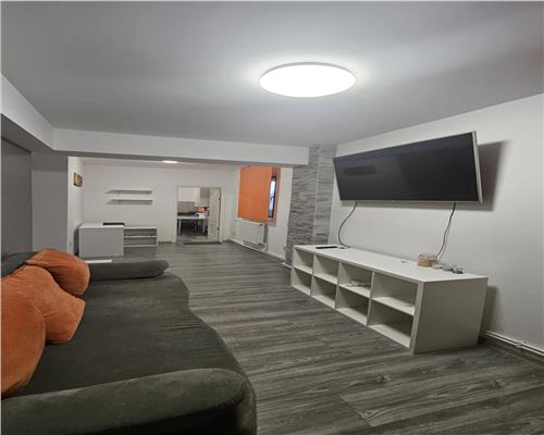 Inchiriere apartament  2 camere zona centrala
