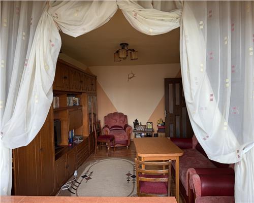 Apartament cu 4 camere zona  9 Mai