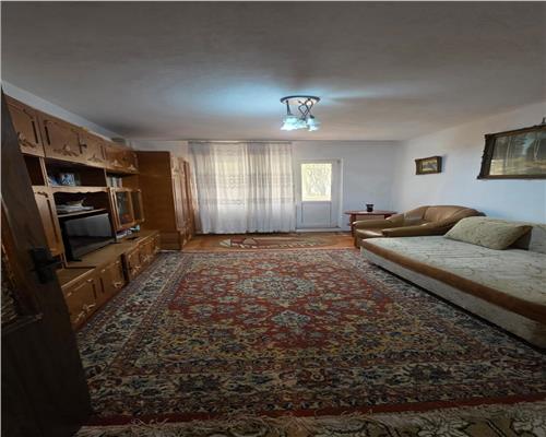 Apartament cu 3 camere zona Nord