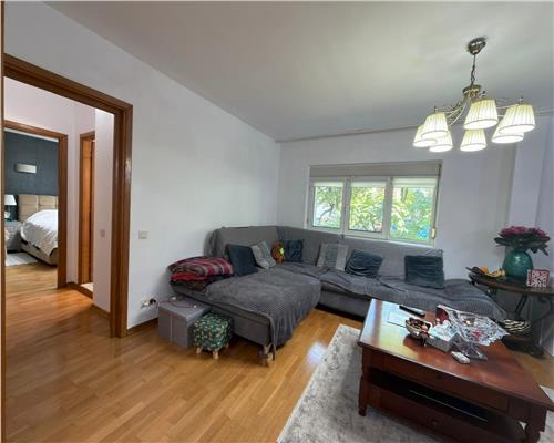 Apartament 4 camere zona Republicii